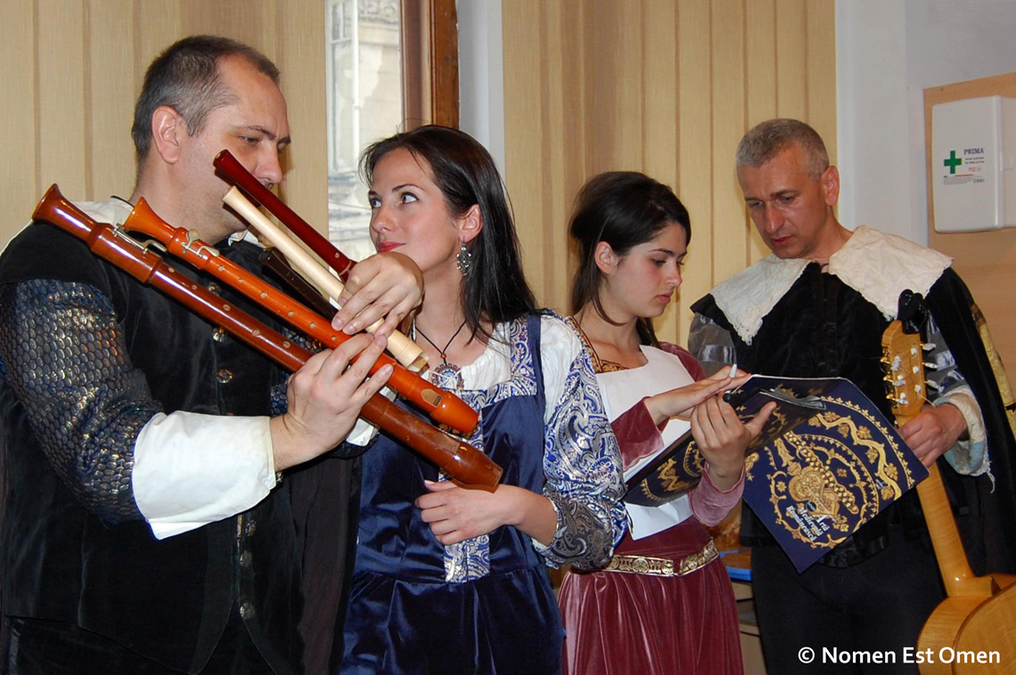 Nomen Est Omen la Biblioteca Metropolitană
